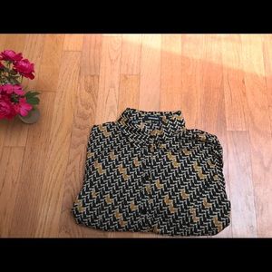 Adorable fox design blouse 🦊